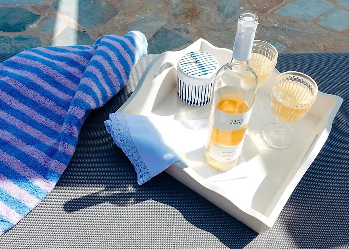 Villa Levantes - Quiet Location With Private Pool