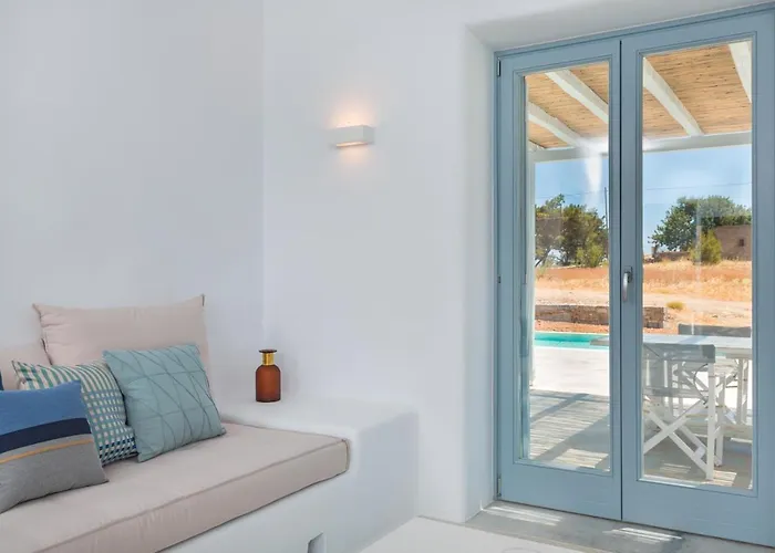 Villa Levantes - Quiet Location With Private Pool