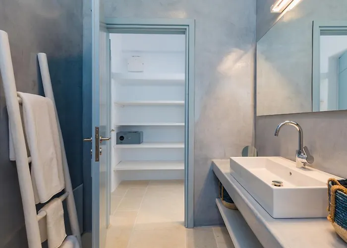 Levantes - Quiet Location With Private Pool Villa